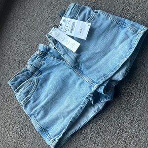 Zara denim skirt. NWT.